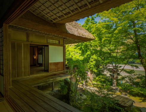 臥龍山荘